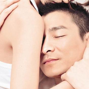 黑人与亚洲女深喉呕吐
