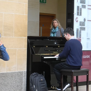 黑人与亚洲女深喉呕吐
